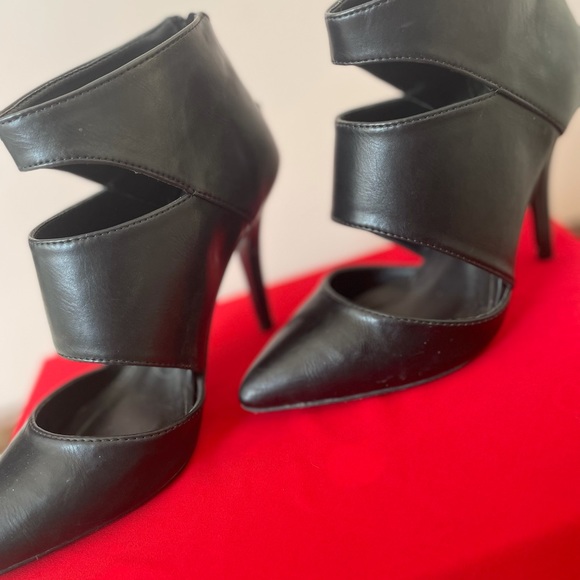 Aldo Black Cut Out Heels - Picture 4 of 7